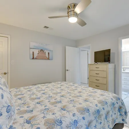 Fort Walton Beach Cottage With Patio And Hot Tub!